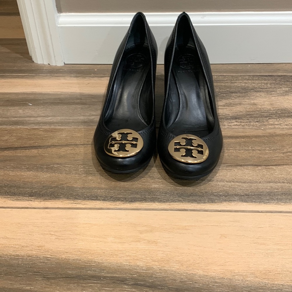 Tory Burch classic black wedges size 8 M